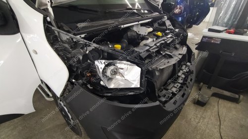 Установка линз Opel Vivaro 2017